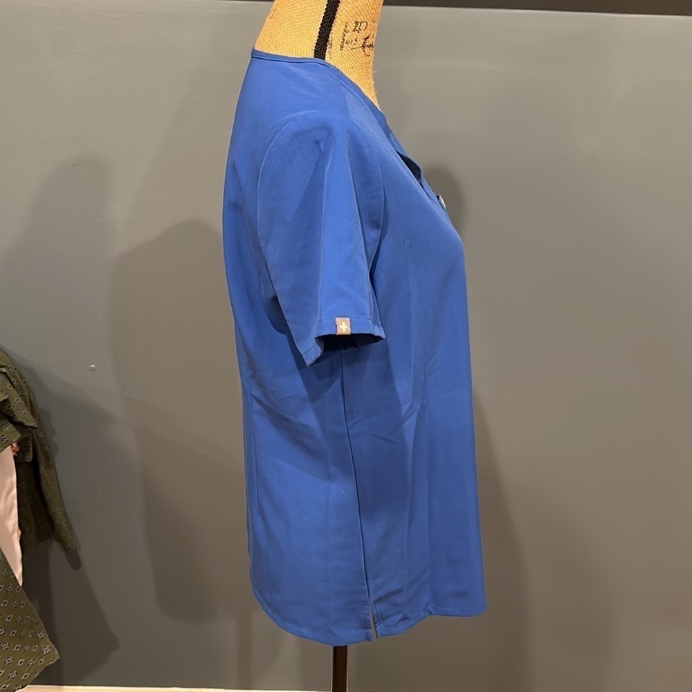 EUC Figs technical collection scrub top size small women’s - Picture 4 of 8